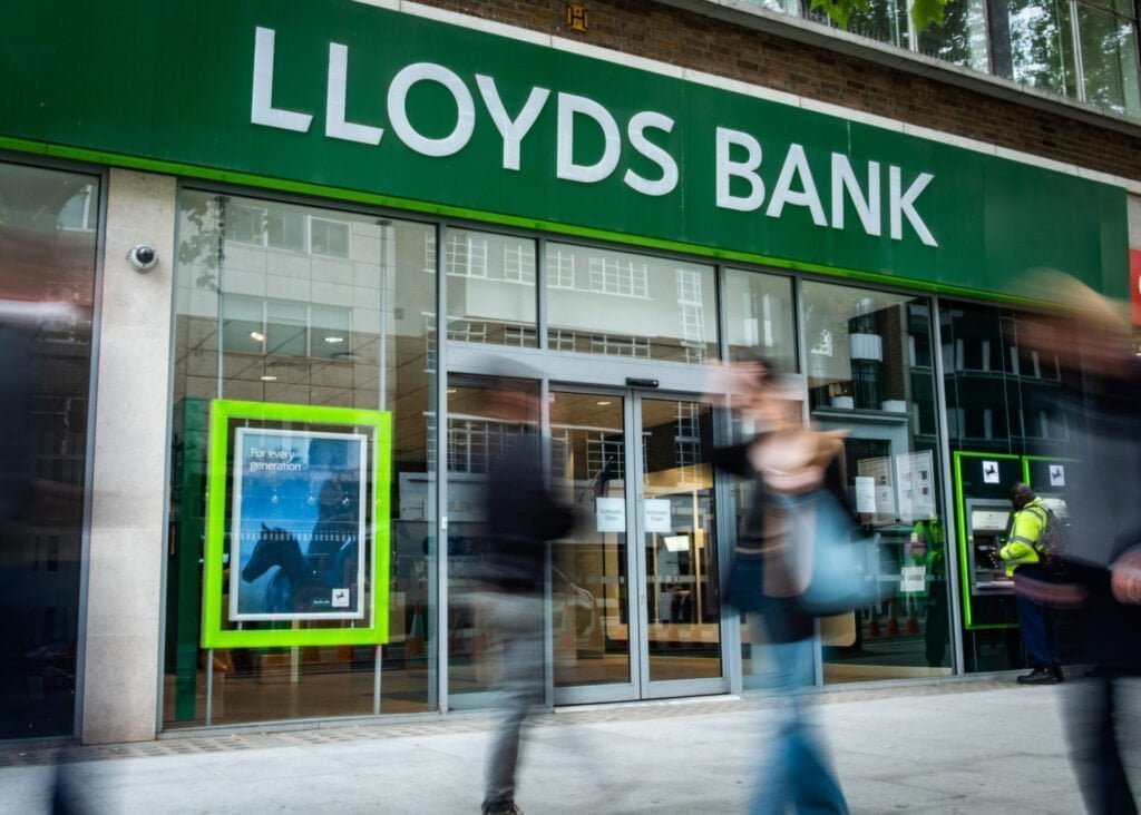 Lloyds Banking Group's Profits Plunge Amid Mortgage Competition