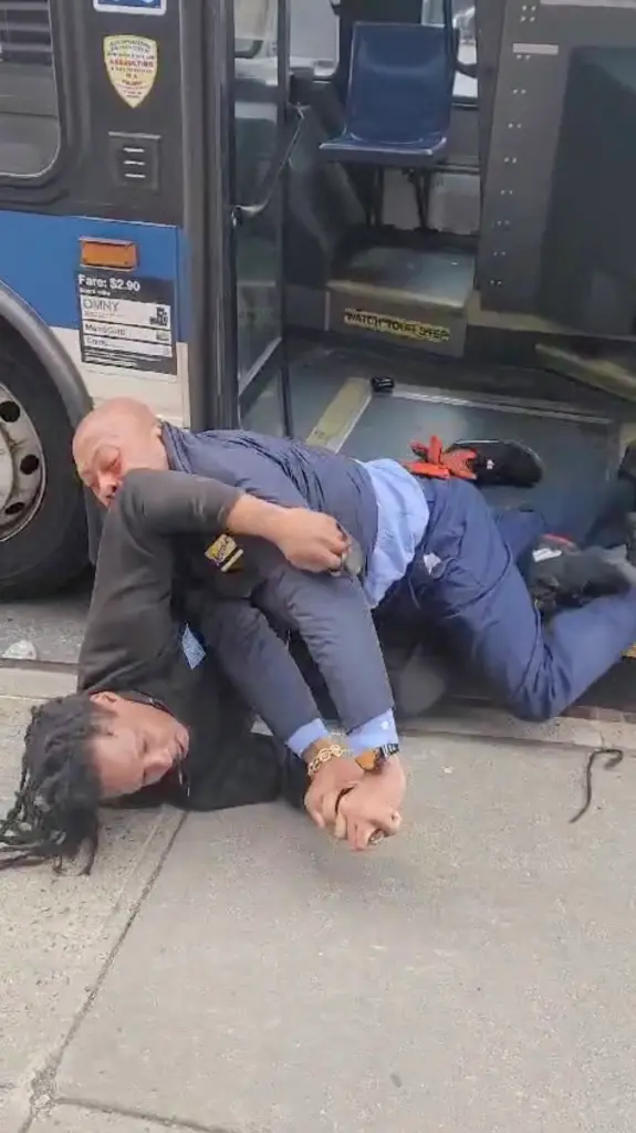 video grabs bus fight irate 76274500 16f4a5