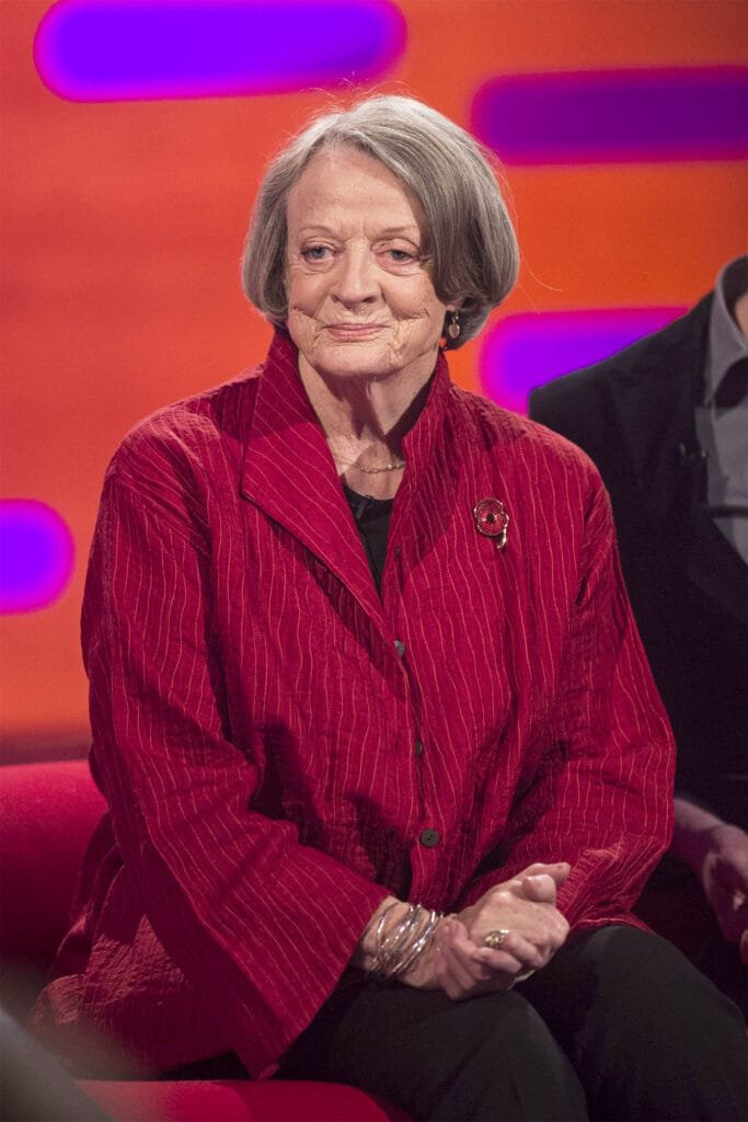 5 Hot Stories How Hollywood Is Remembering the Late Maggie Smith Yk2kC2