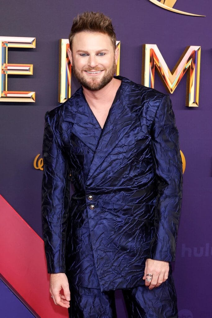 Bobby Berk Proves He s Just Like Us With His Style Choices and Bad Habits He s Trying to Break 341 J29bKw