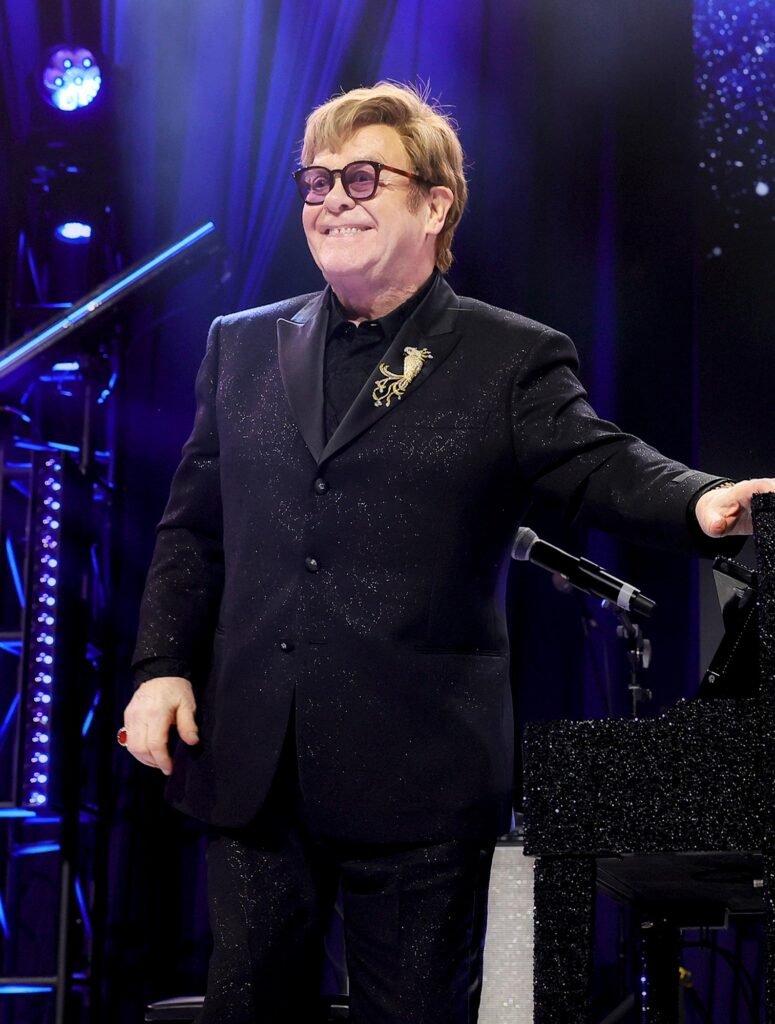 Elton John s Severe Eye Infection Left Him WIth Limited Vision 521 KUP0SS