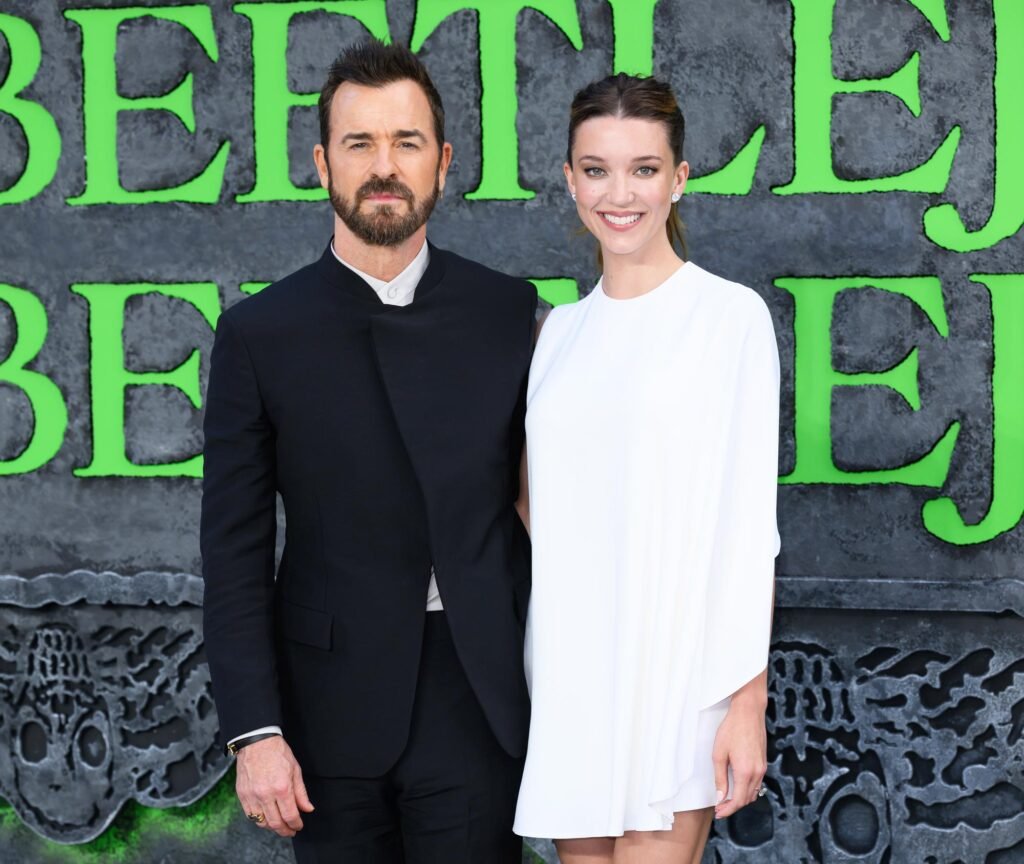 Justin Theroux Was Nervous to Propose to Fiancee Nicole Brydon Bloom DsbGon