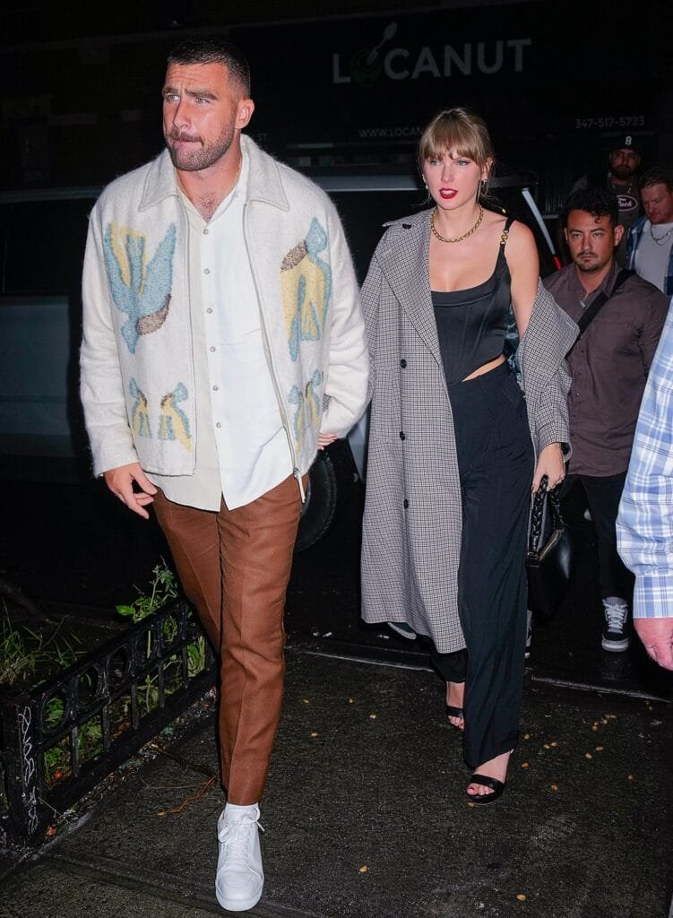 Taylor Swift and Travis Kelce s Friends Hope an Engagement Is in Near Future They re So in Love 545 00edQZ